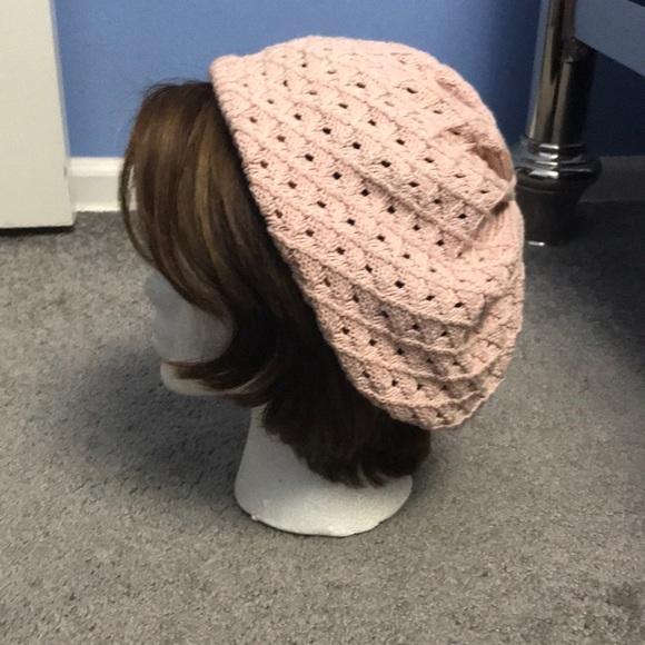 Pink barrette. 💕 - Picture 4 of 5